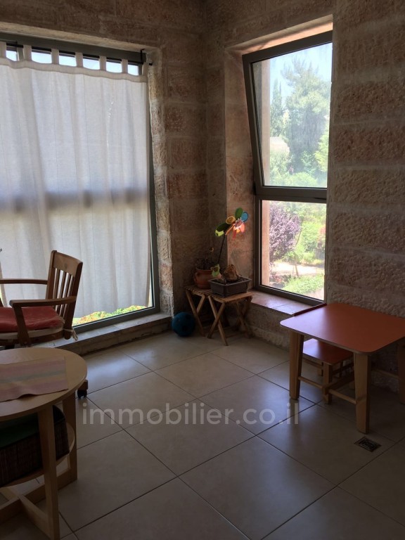 Apartment 4 rooms Jerusalem Holyland 144-IBL-495