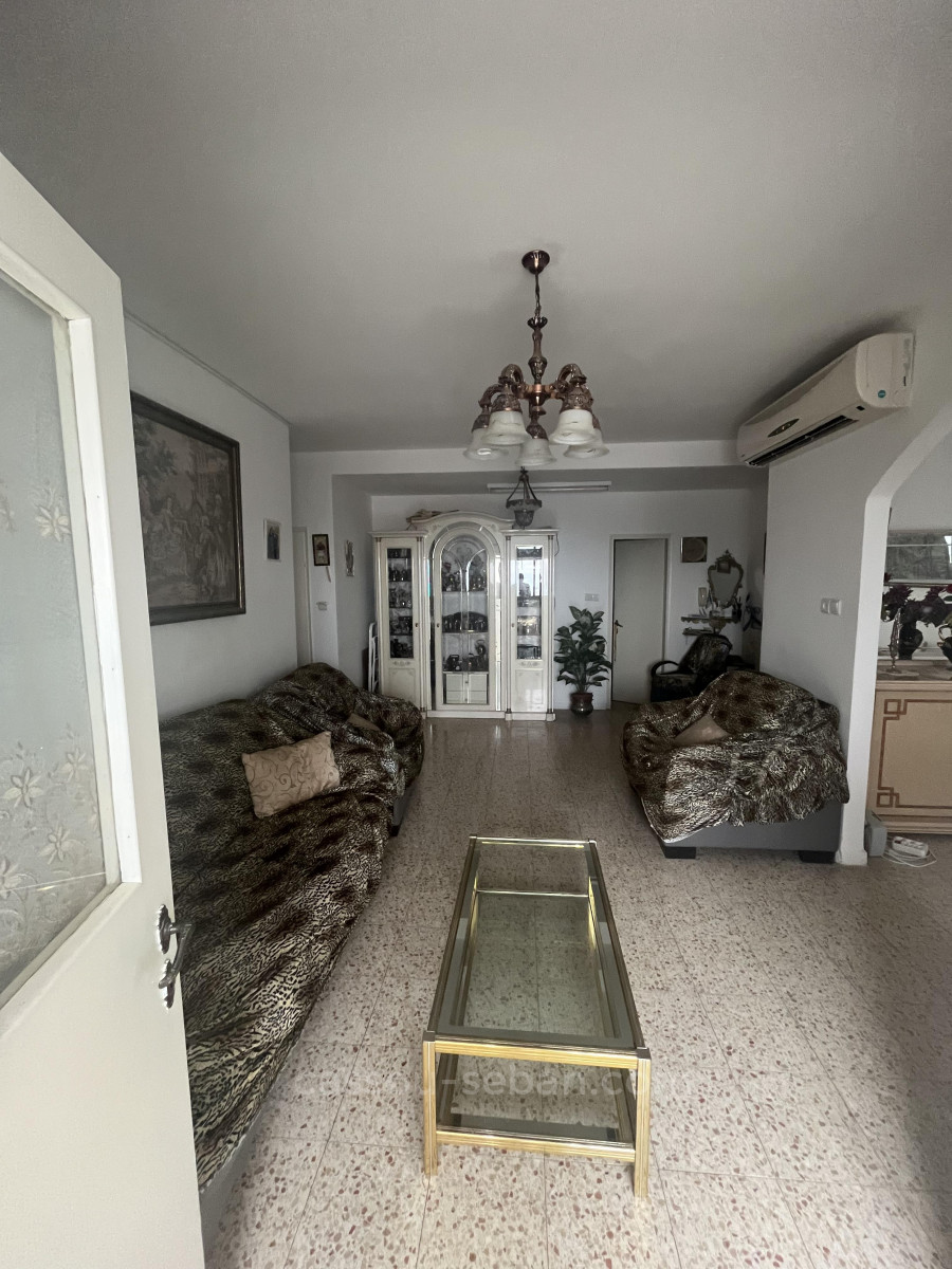 Apartment 4 rooms Jerusalem City center 144-IBL-675