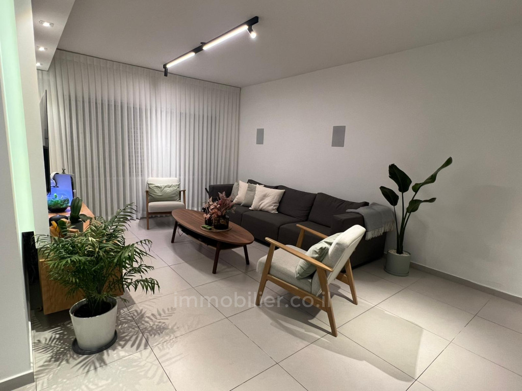 Apartment 3.5 rooms Ashdod Yud Bet 15-IBL-2956