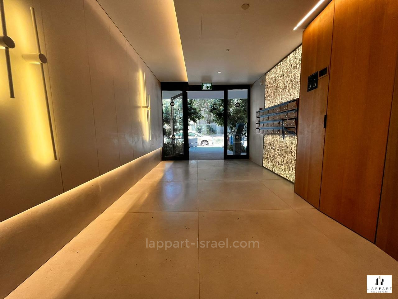 Apartment 3 rooms Tel Aviv City center 175-IBL-3232