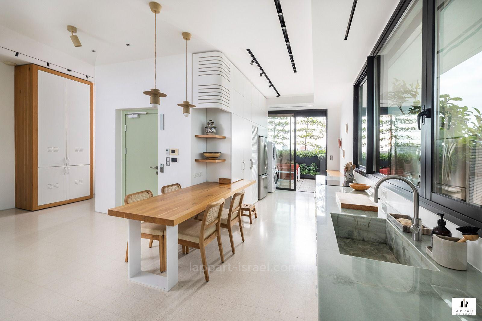 Duplex-Penthouse 4 pièces  Tel Aviv Lev Tel-Aviv 175-IBL-3374