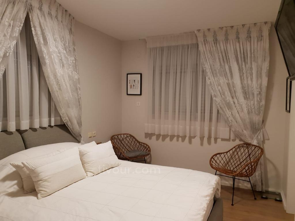 Rez de jardin 5 pièces  Ashdod Yud Zayin 210-IBL-1899