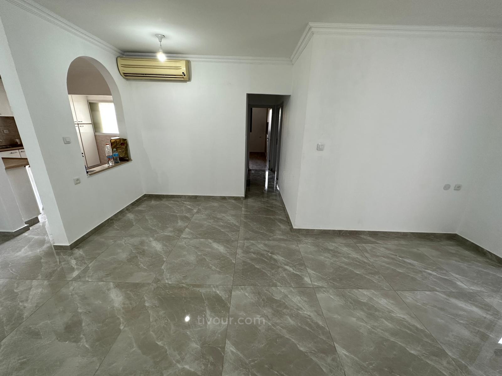 Apartment 4 rooms Ashdod Yud Alef 210-IBL-1983