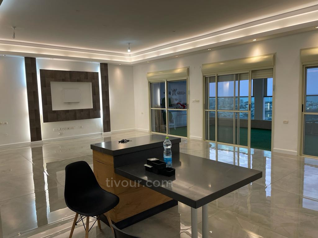 Penthouse 5 rooms Ashdod Tet Zayin 210-IBL-2133