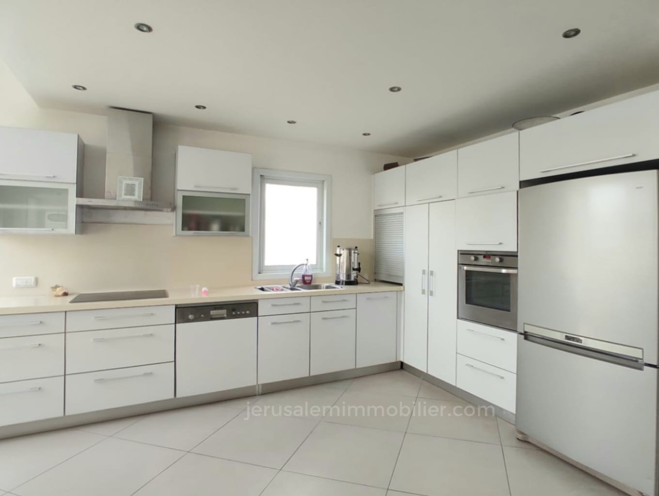 Apartment 4 rooms Netanya Kikar 226-IBL-1896