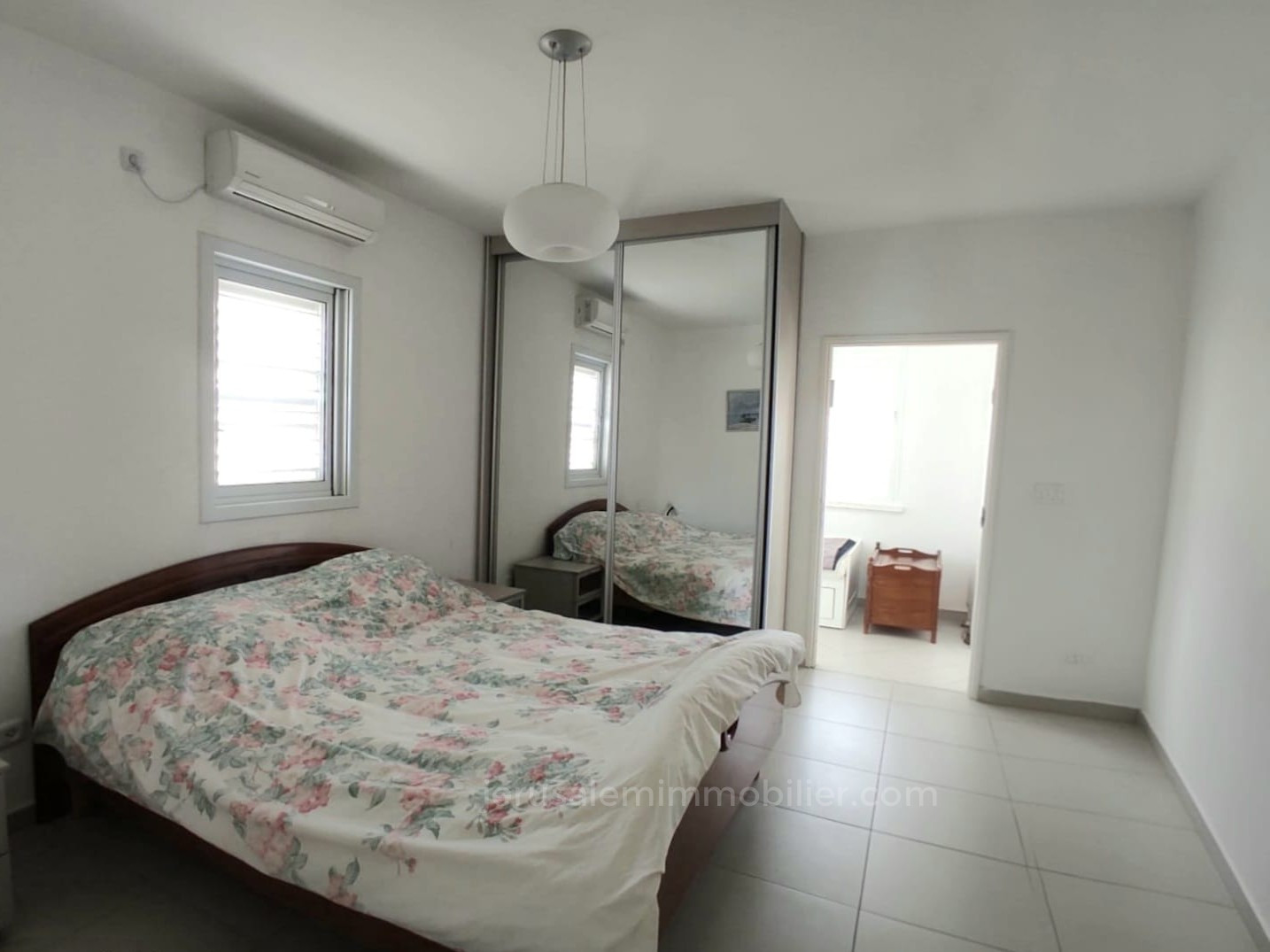 Apartment 4 rooms Netanya Kikar 226-IBL-1896