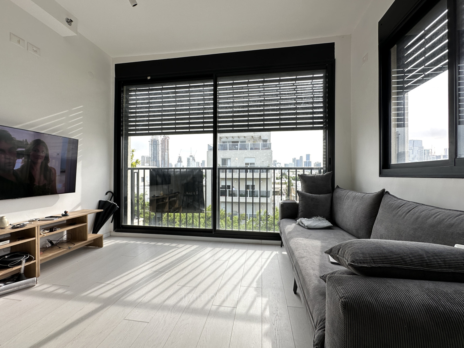 Villa 3 pièces  Tel Aviv Dizengof 232-IBL-3852