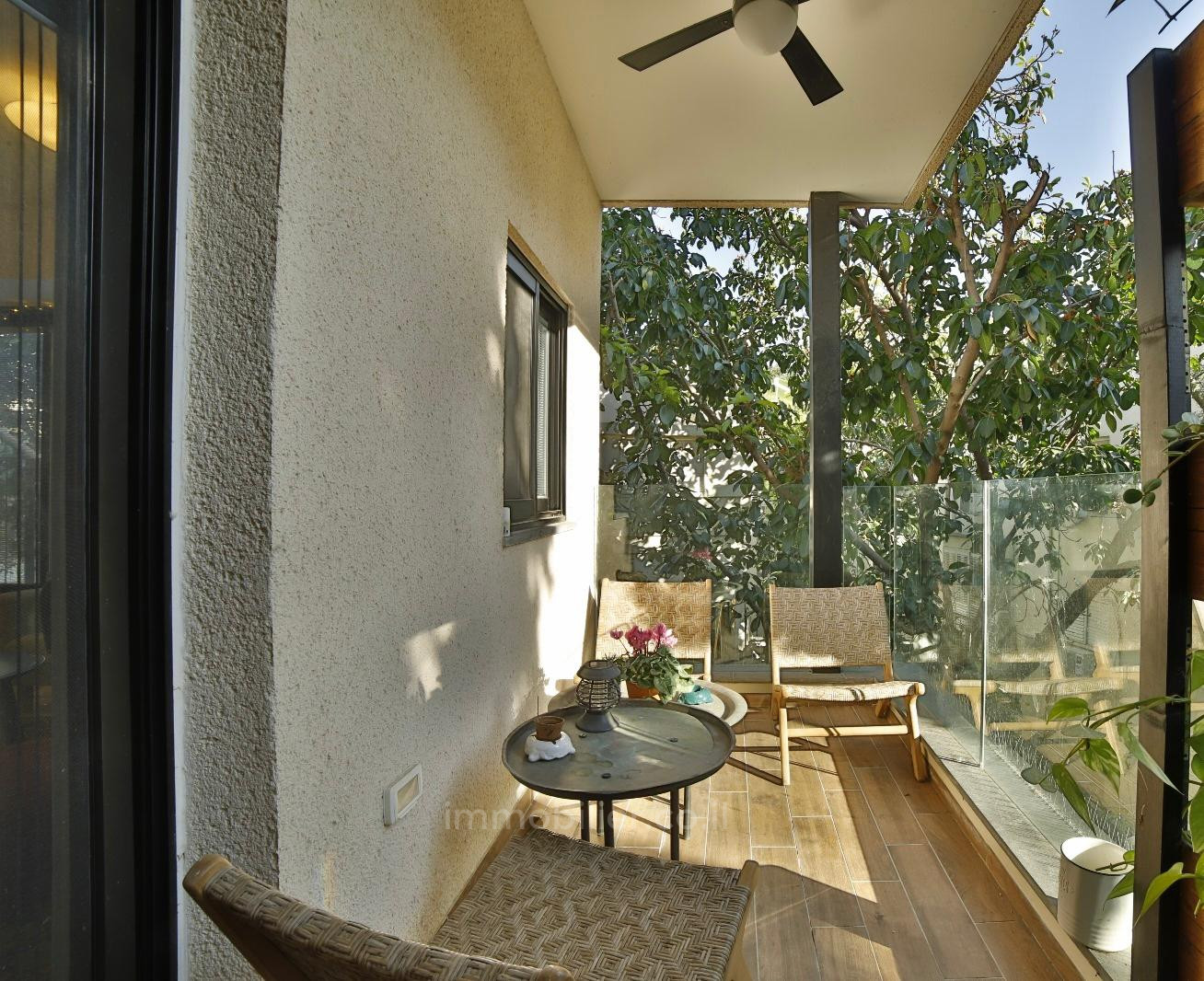 Apartment 5 rooms Tel Aviv quarter of the sea 232-IBL-3933