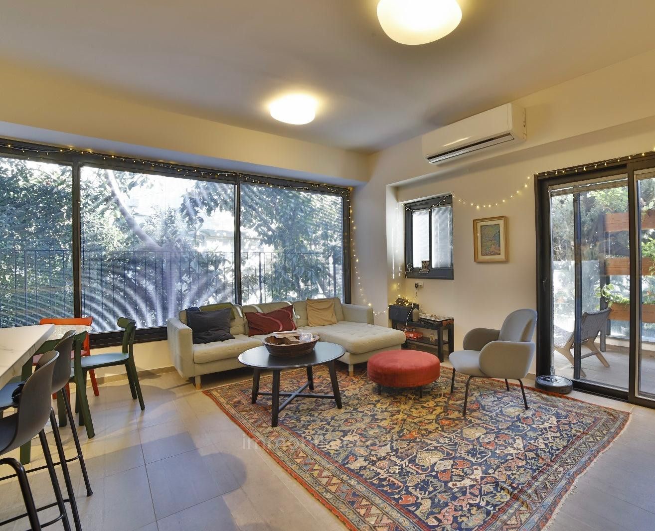 Apartment 5 rooms Tel Aviv quarter of the sea 232-IBL-3933