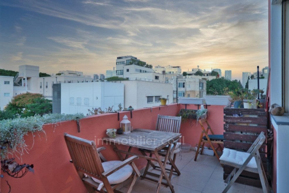 Apartment 3 rooms Tel Aviv Lev Tel-Aviv 232-IBL-3950