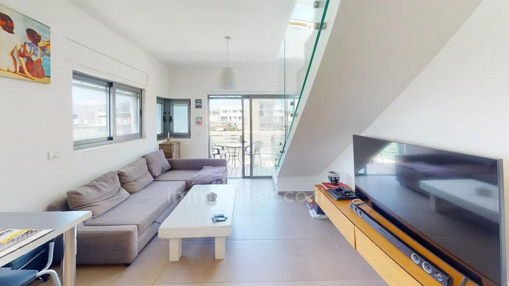 Duplex 4 rooms Tel Aviv Sokolov 232-IBL-3951