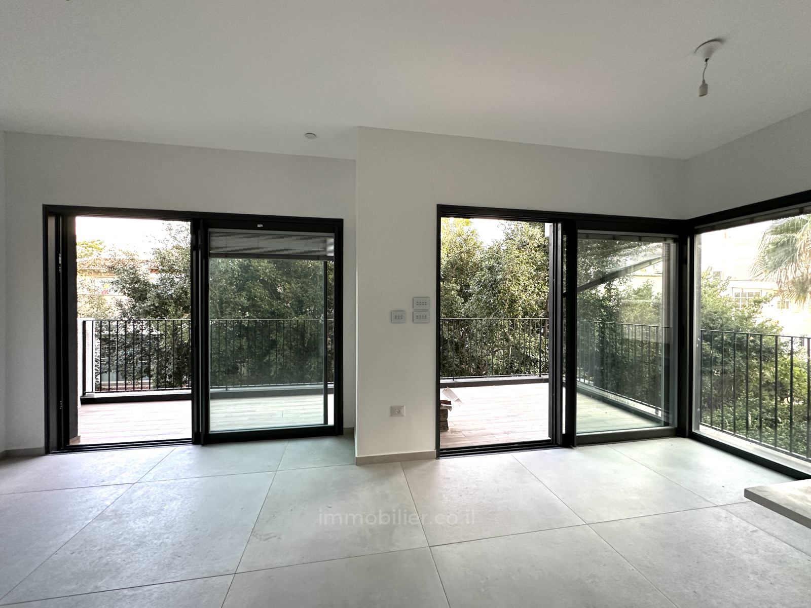 Appartement 4 pièces  Tel Aviv quart de la mer 232-IBL-3954