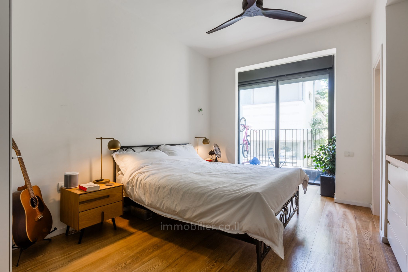 Apartment 4.5 rooms Tel Aviv quarter of the sea 232-IBL-3955