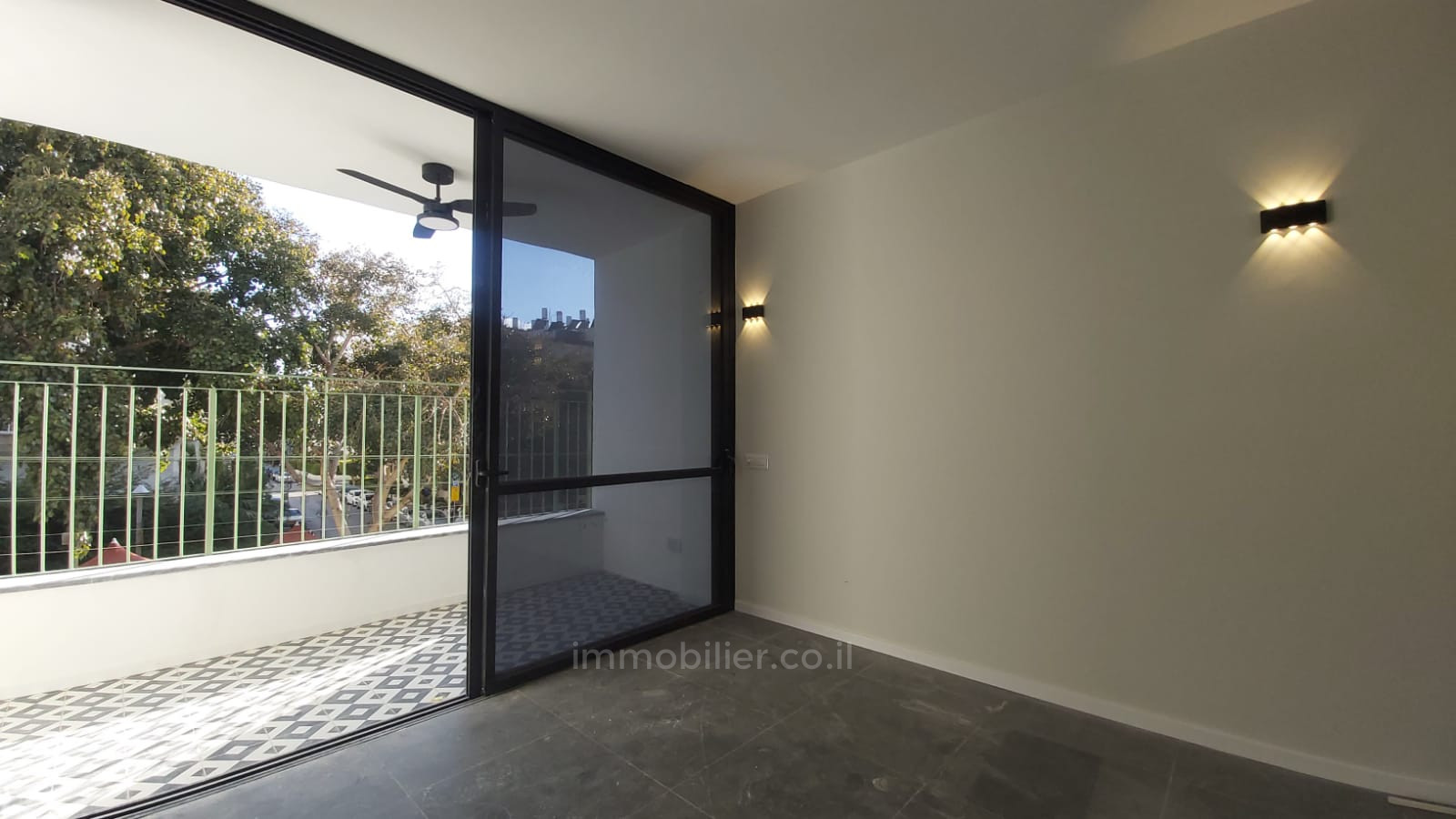  3 rooms Tel Aviv Sokolov 232-IBL-3966