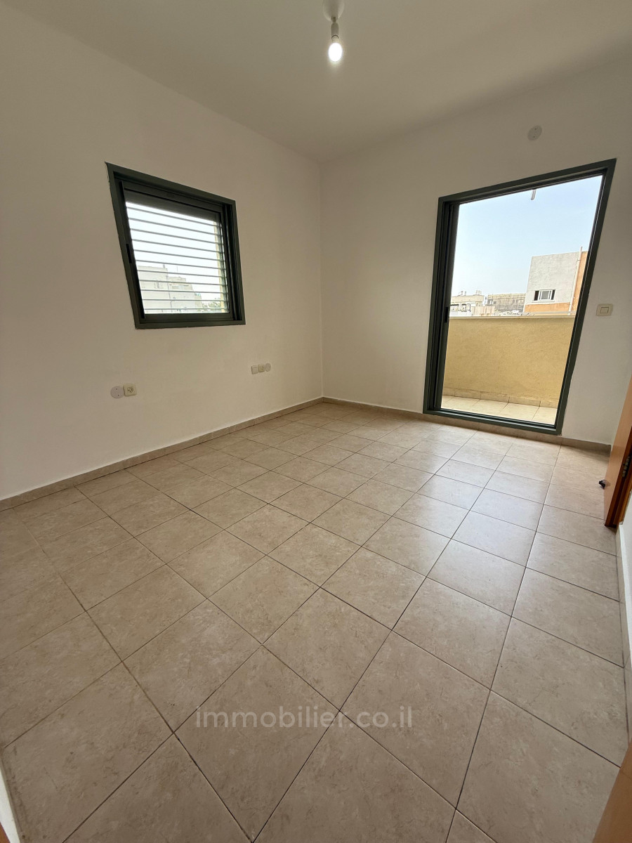 Appartement 3 pi&egrave;ces  Tel Aviv quart de la mer 232-IBL-3980