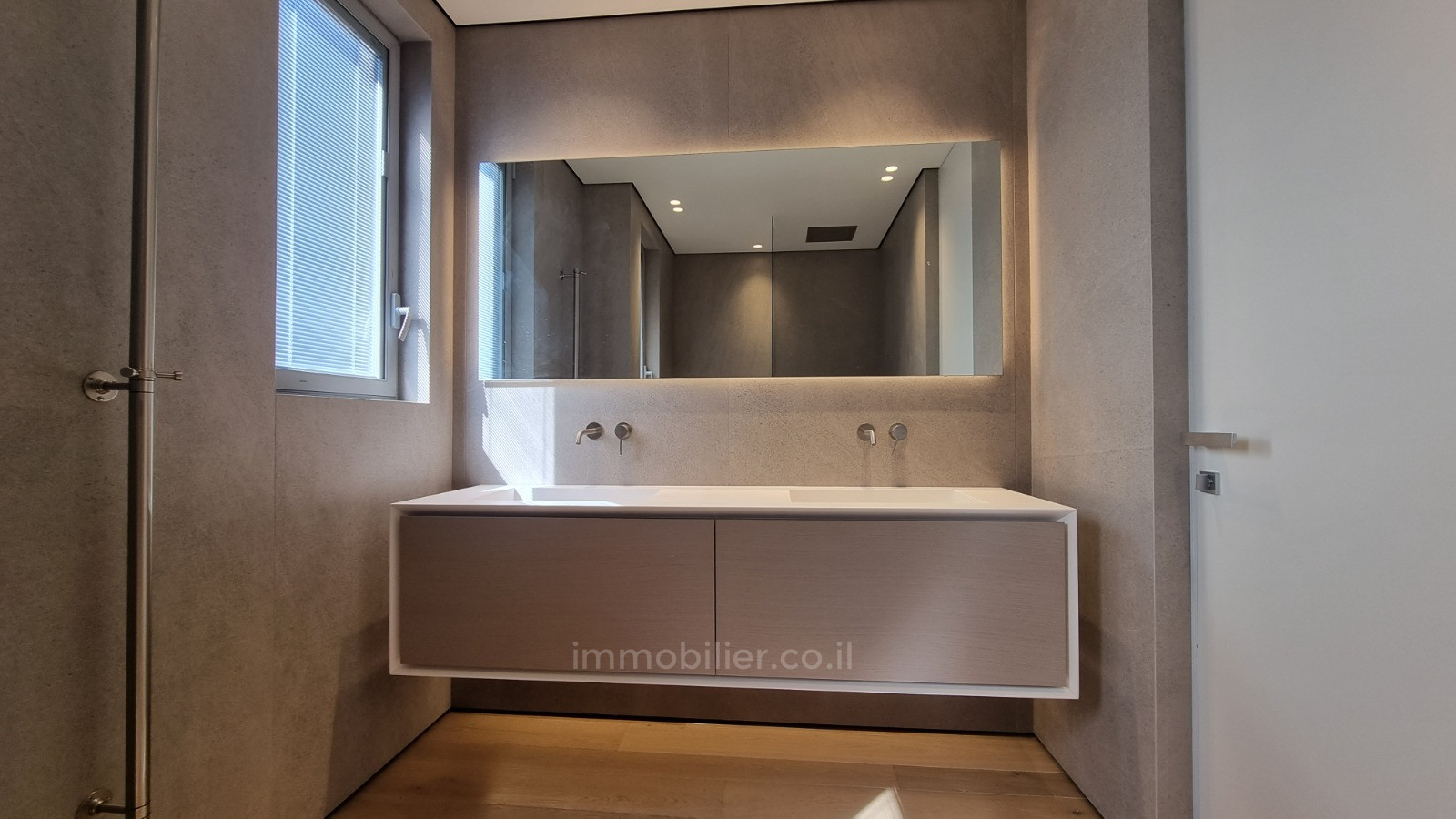 Penthouse 5 rooms Tel Aviv quarter of the sea 232-IBL-3989
