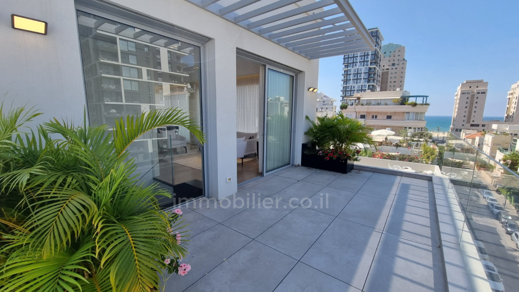 Penthouse 5 rooms Tel Aviv Kerem Hatemanim 232-IBL-3990