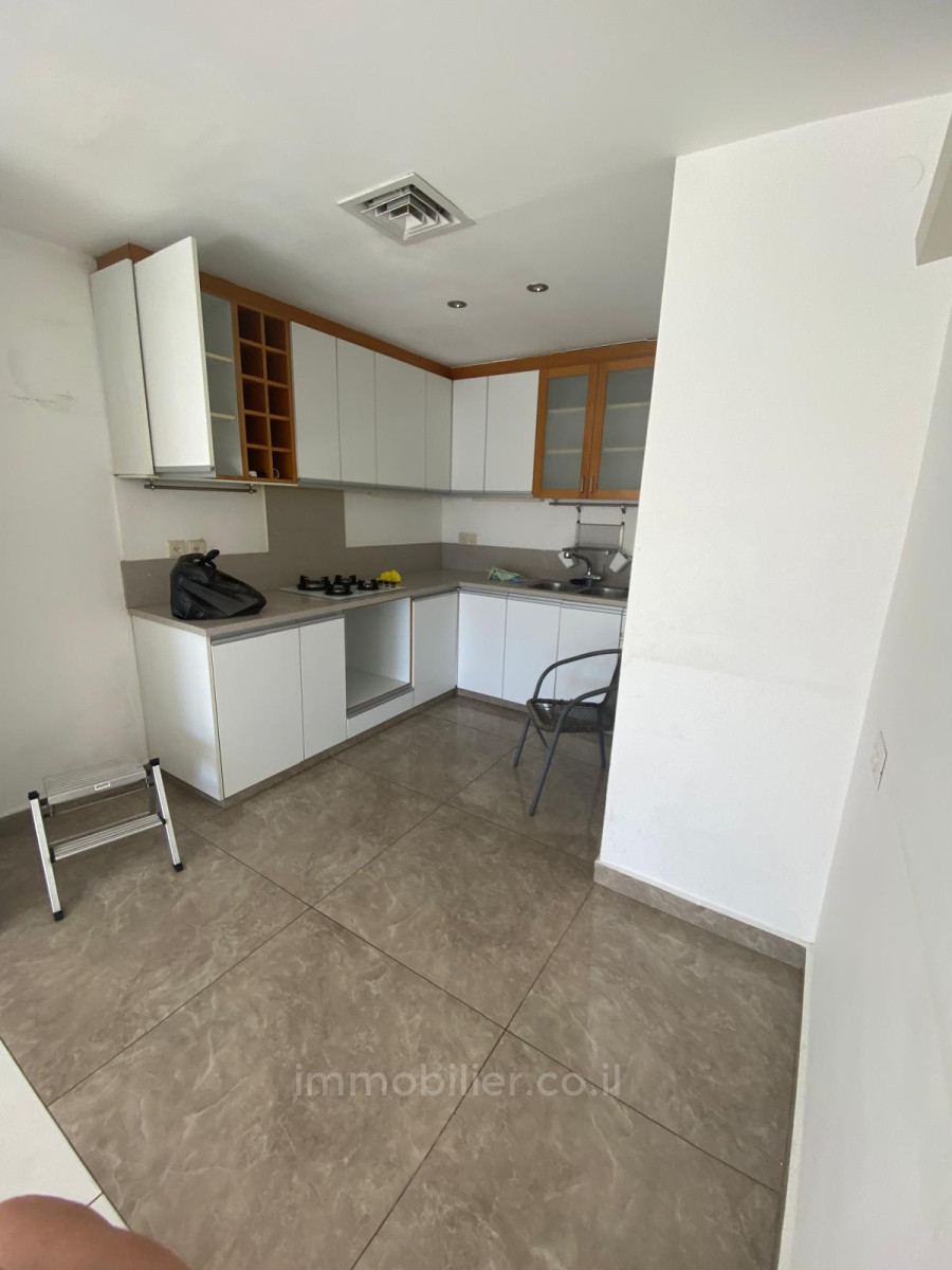 Apartment 4 rooms Jerusalem Baka 245-IBL-1895