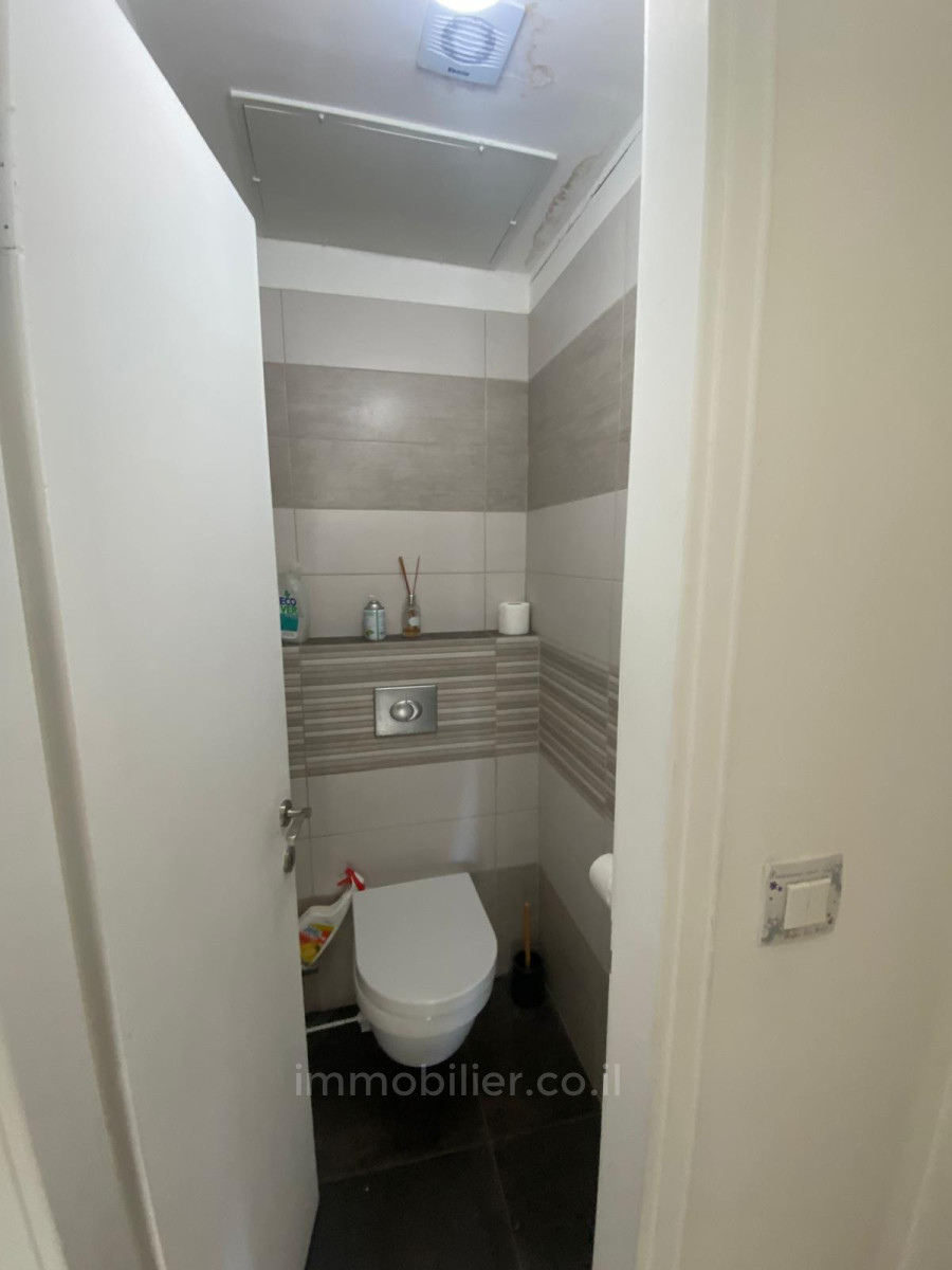Apartment 4 rooms Jerusalem Baka 245-IBL-1895