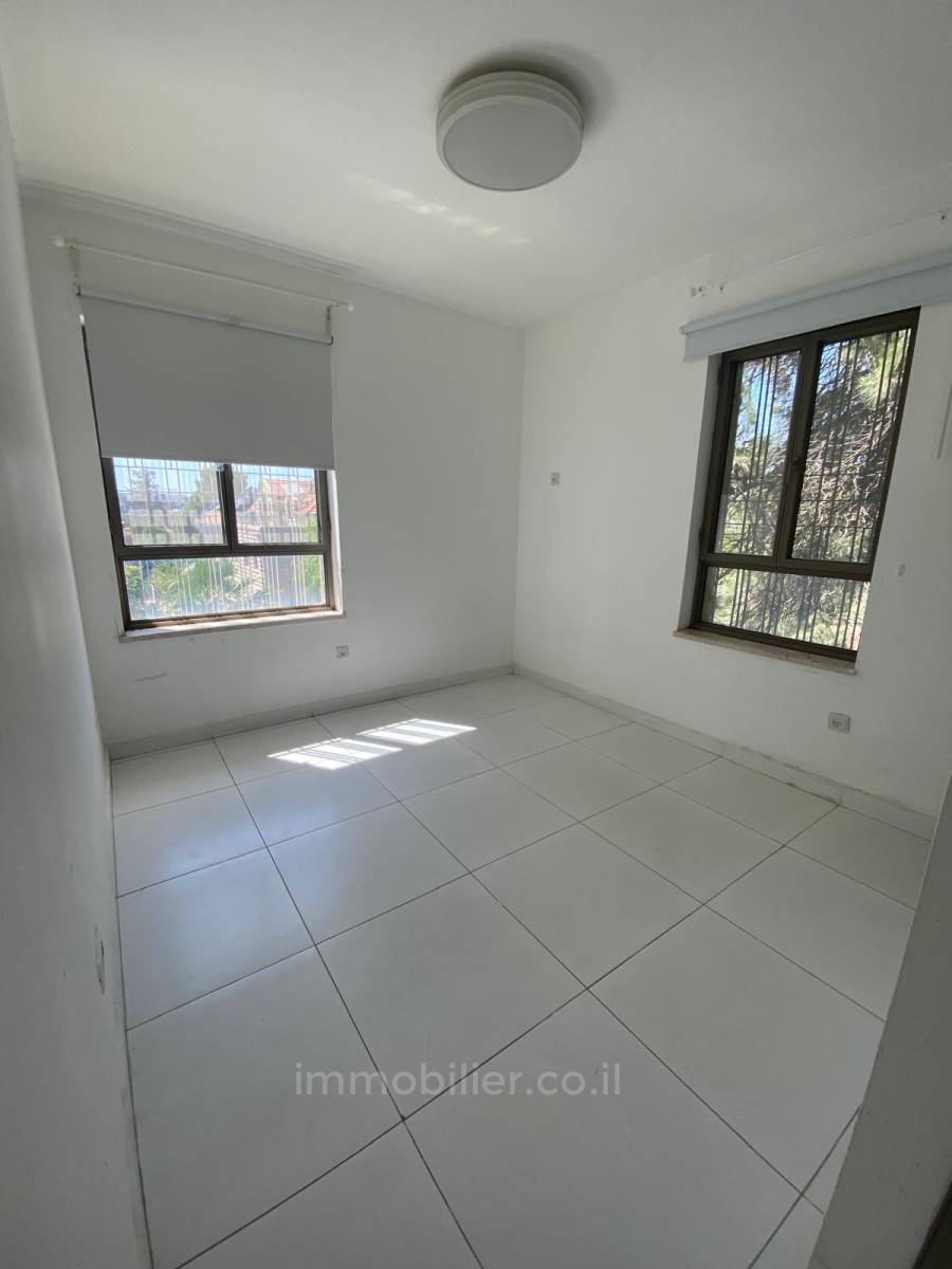 Apartment 4 rooms Jerusalem Baka 245-IBL-1895