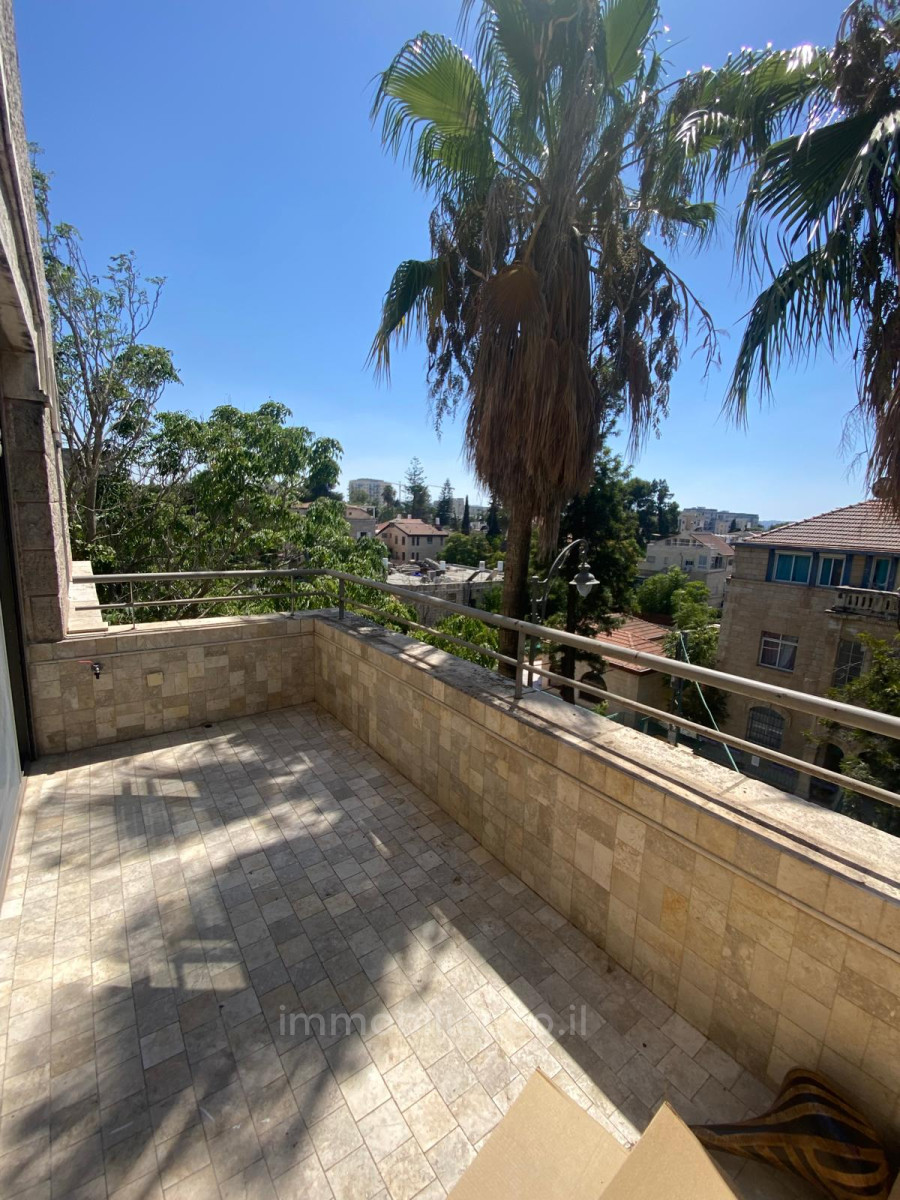 Apartment 4 rooms Jerusalem Baka 245-IBL-1895