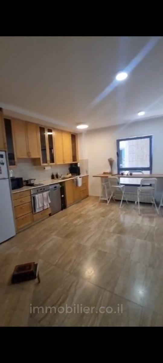 Apartment 2 rooms Jerusalem City center 245-IBL-1896