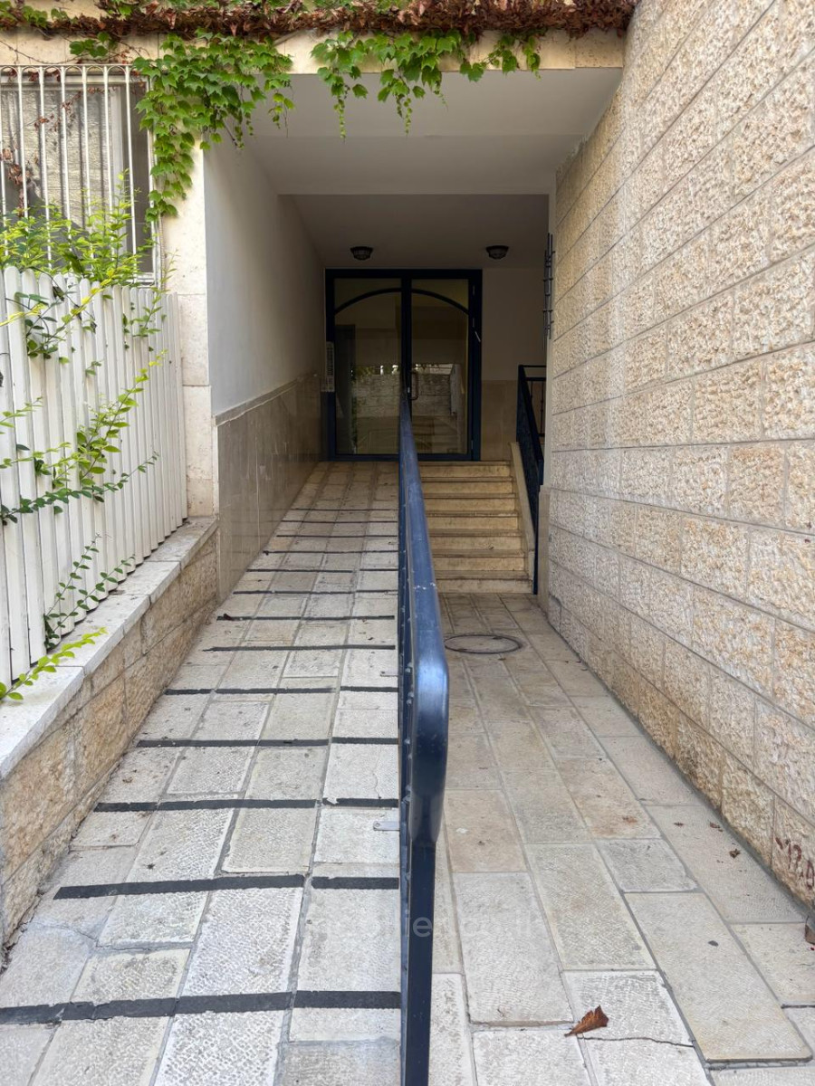 Appartement 3 pièces  Jerusalem Mochava Germanit 245-IBL-1936