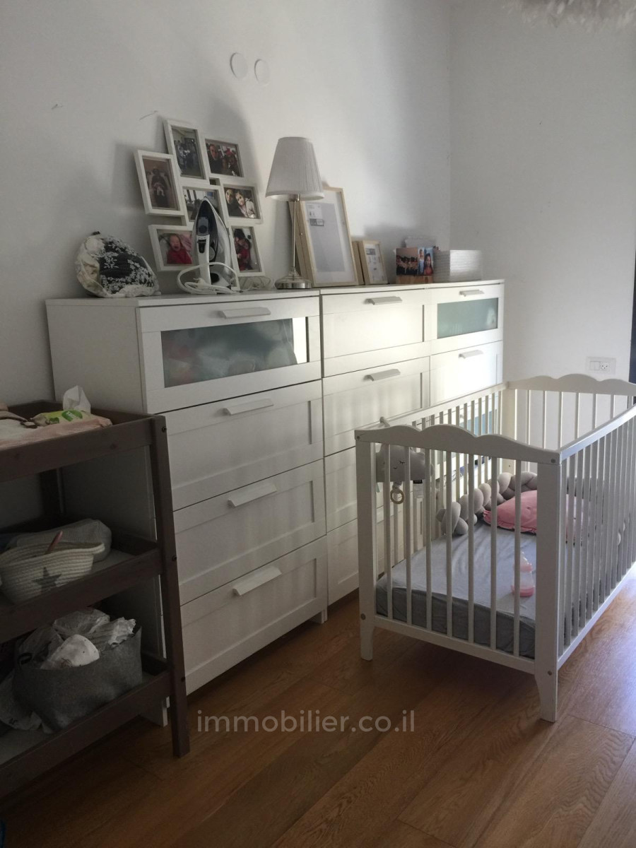 Duplex 4 rooms Tel Aviv Florentine 245-IBL-1951