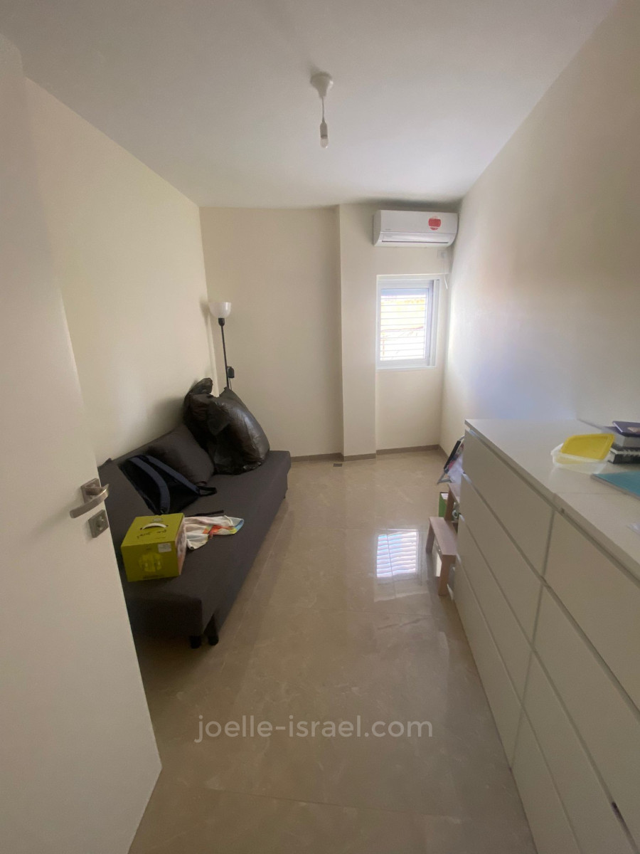 Apartment 4 rooms Netanya Kikar 316-IBL-1729