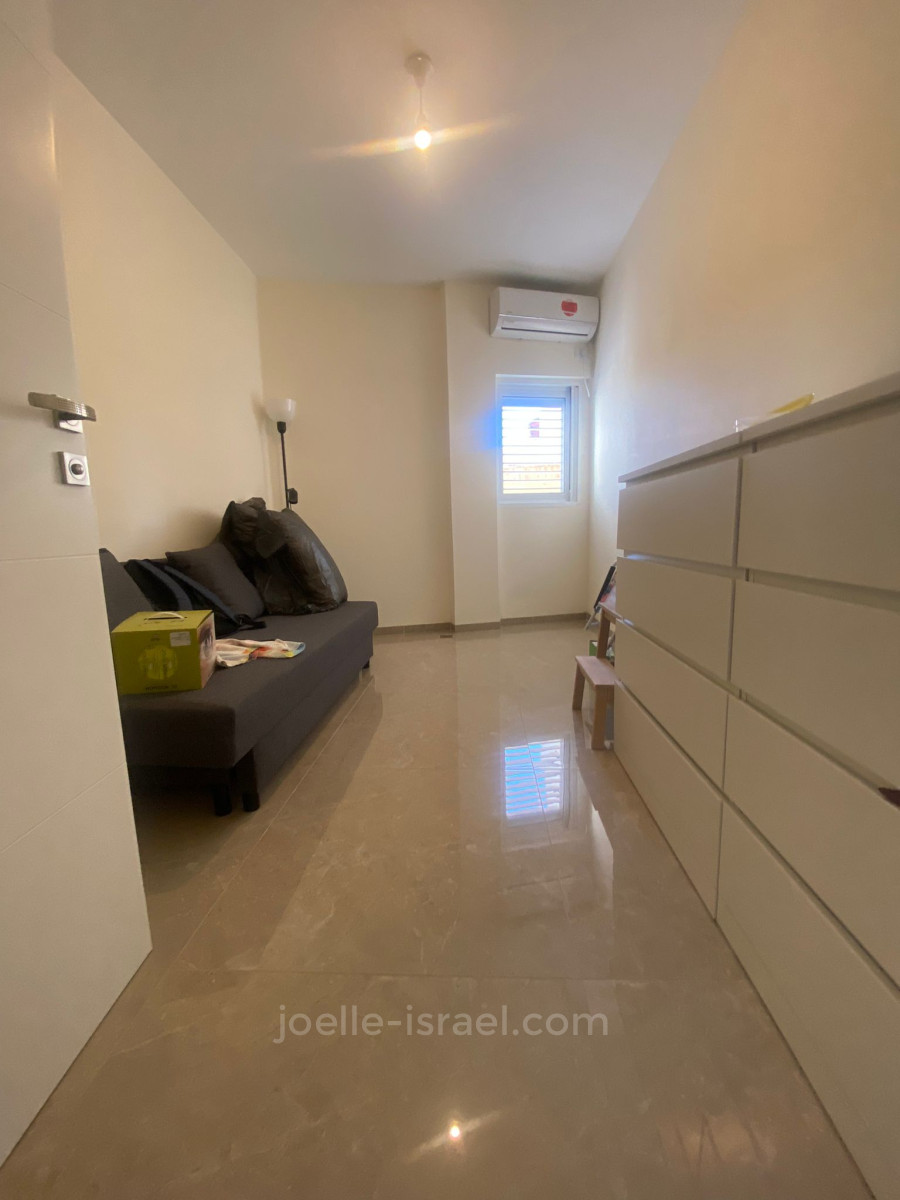 Apartment 4 rooms Netanya Kikar 316-IBL-1729