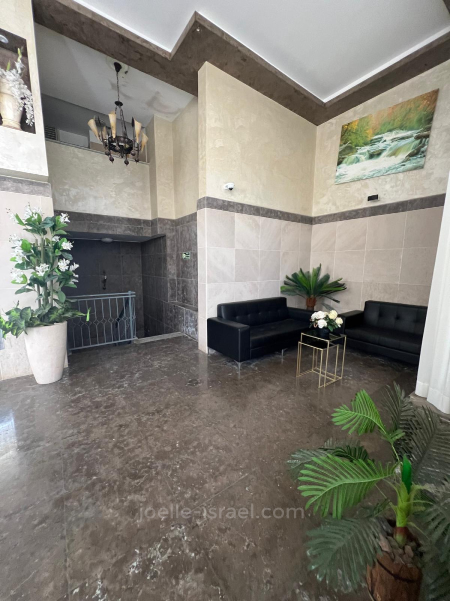 Apartment 5 rooms Netanya City center 316-IBL-1762