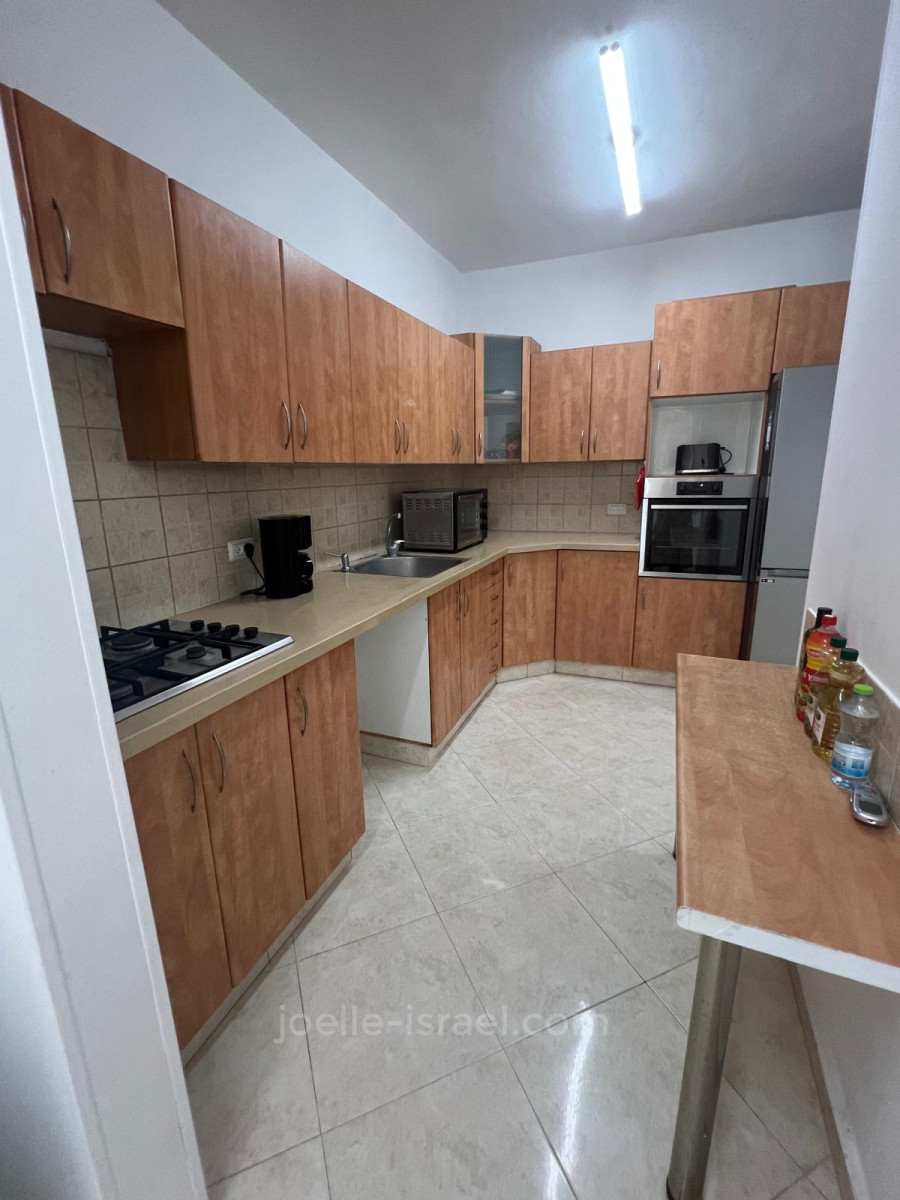 Apartment 4.5 rooms Netanya Kikar 316-IBL-1767