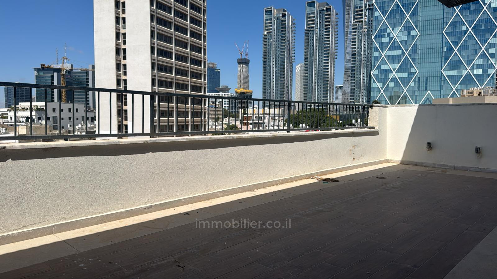Duplex-Penthouse 3 rooms Tel Aviv Habima 342-IBL-6825