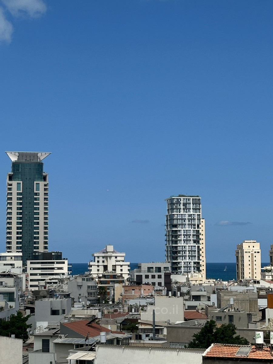 Mini-Penthouse 3 rooms Tel Aviv Nahalat binyamin 342-IBL-6839