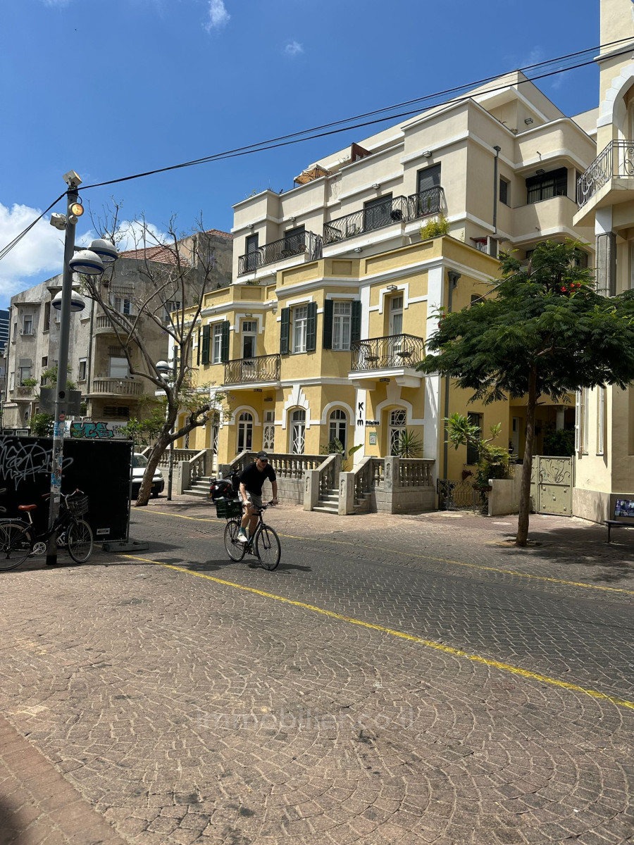 Mini-Penthouse 3 rooms Tel Aviv Nahalat binyamin 342-IBL-6839