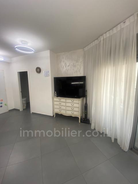 Apartment 4 rooms Ramat Gan Ramat gan 342-IBL-6865