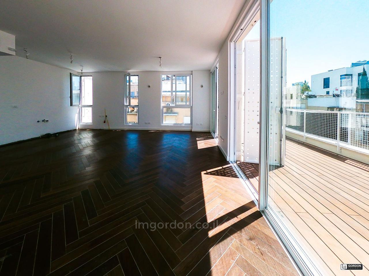 Mini-Penthouse 3 pièces  Tel Aviv Shenkin 357-IBL-1515