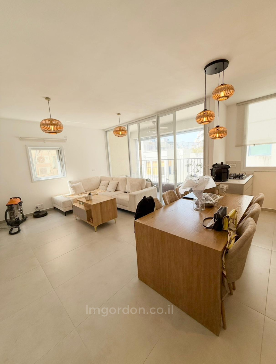 Apartment 3 rooms Tel Aviv quarter of the sea 357-IBL-1534