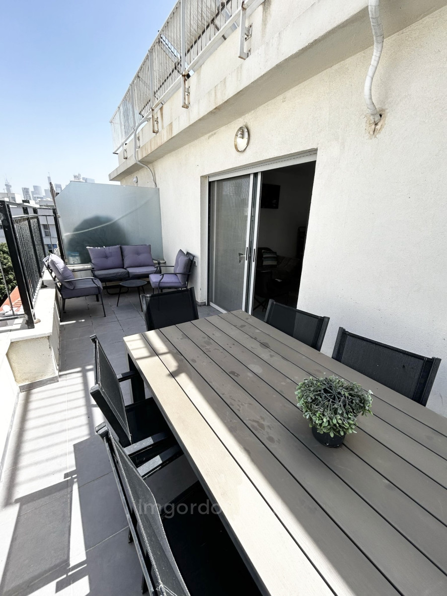 Duplex 3 pièces  Tel Aviv quart de la mer 357-IBL-1551