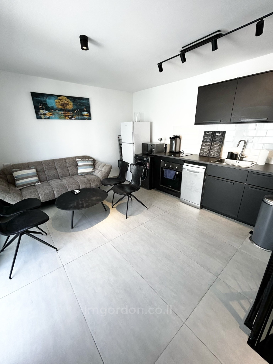 Duplex 3 pièces  Tel Aviv quart de la mer 357-IBL-1551