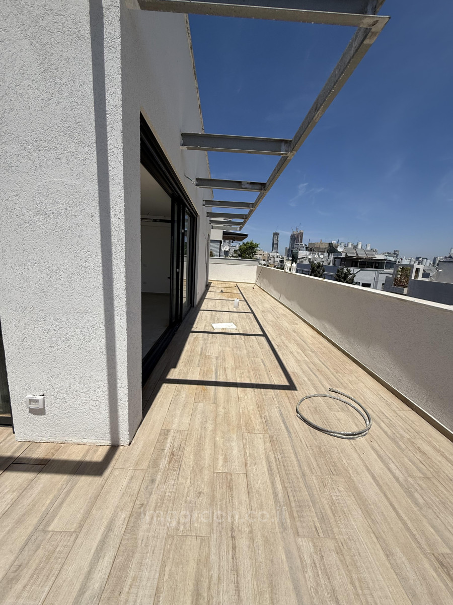 Penthouse 5 rooms Tel Aviv quarter of the sea 357-IBL-1562
