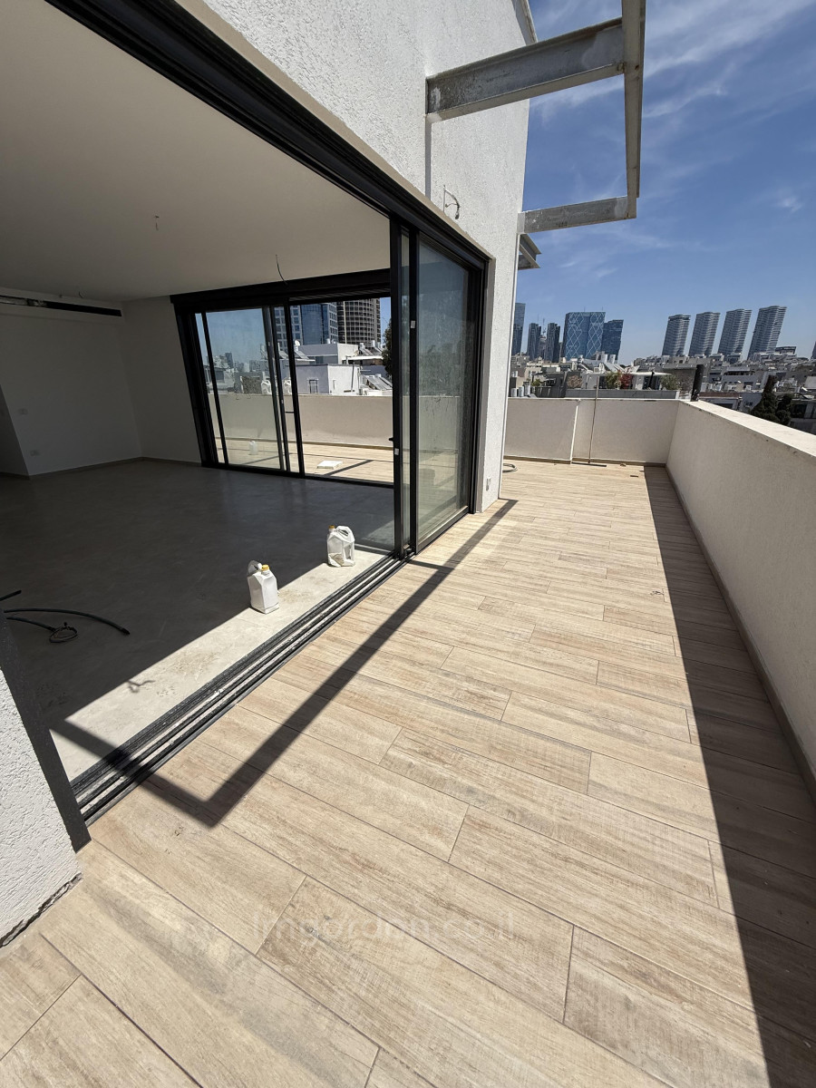Penthouse 5 rooms Tel Aviv quarter of the sea 357-IBL-1562