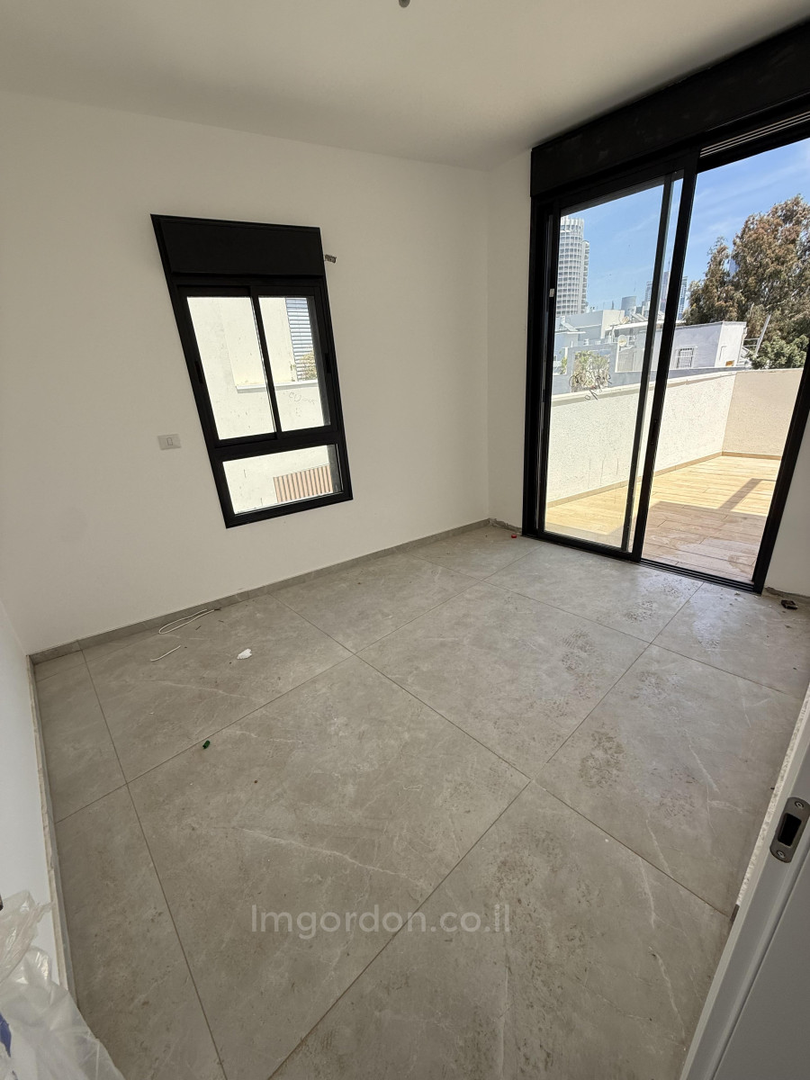 Penthouse 5 rooms Tel Aviv quarter of the sea 357-IBL-1562