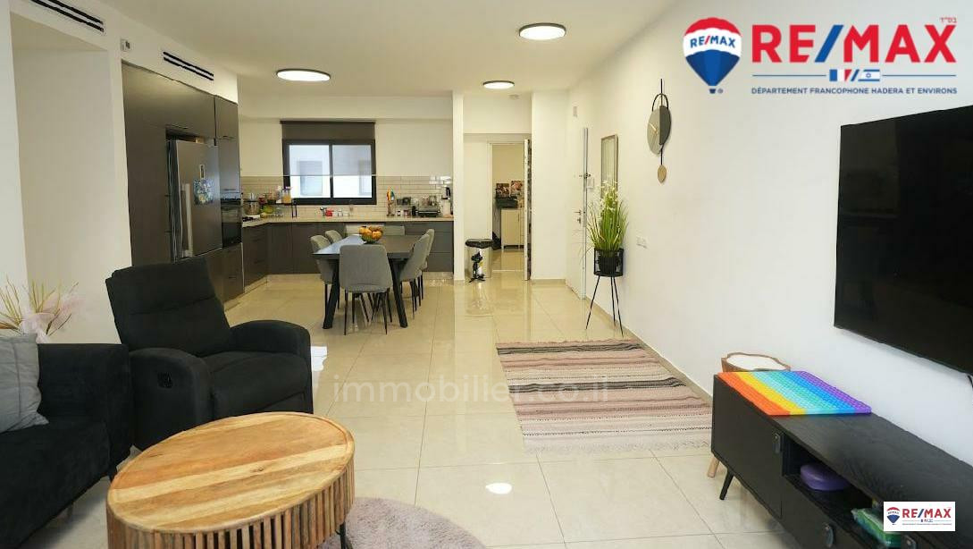 Appartement 5 pièces  Hadera Centre ville 379-IBL-373