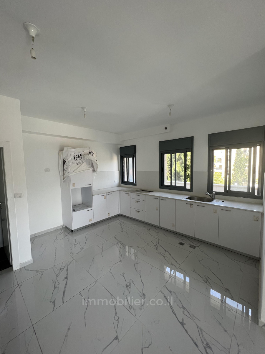 Apartment 3 rooms Jerusalem Kiryat Yovel 424-IBL-371