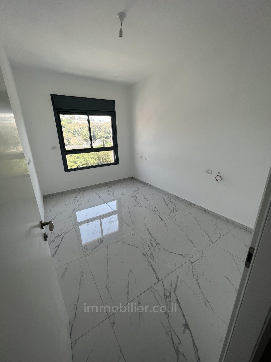 Apartment 3 rooms Jerusalem Kiryat Yovel 424-IBL-371