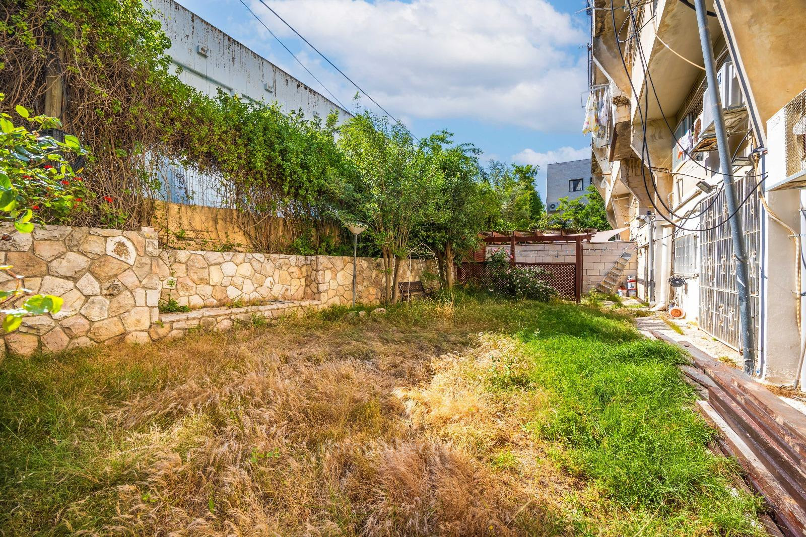 Ground floor 6 rooms Jerusalem Beit Vagan 424-IBL-379