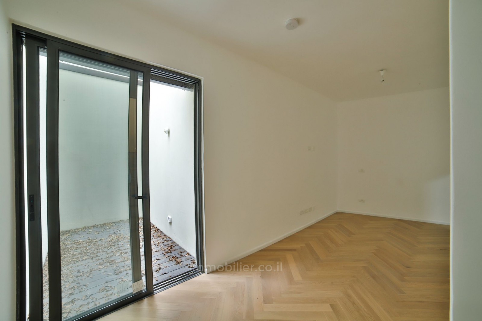 Ground floor 4.5 rooms Tel Aviv Neve Tsedek 457-IBL-1061