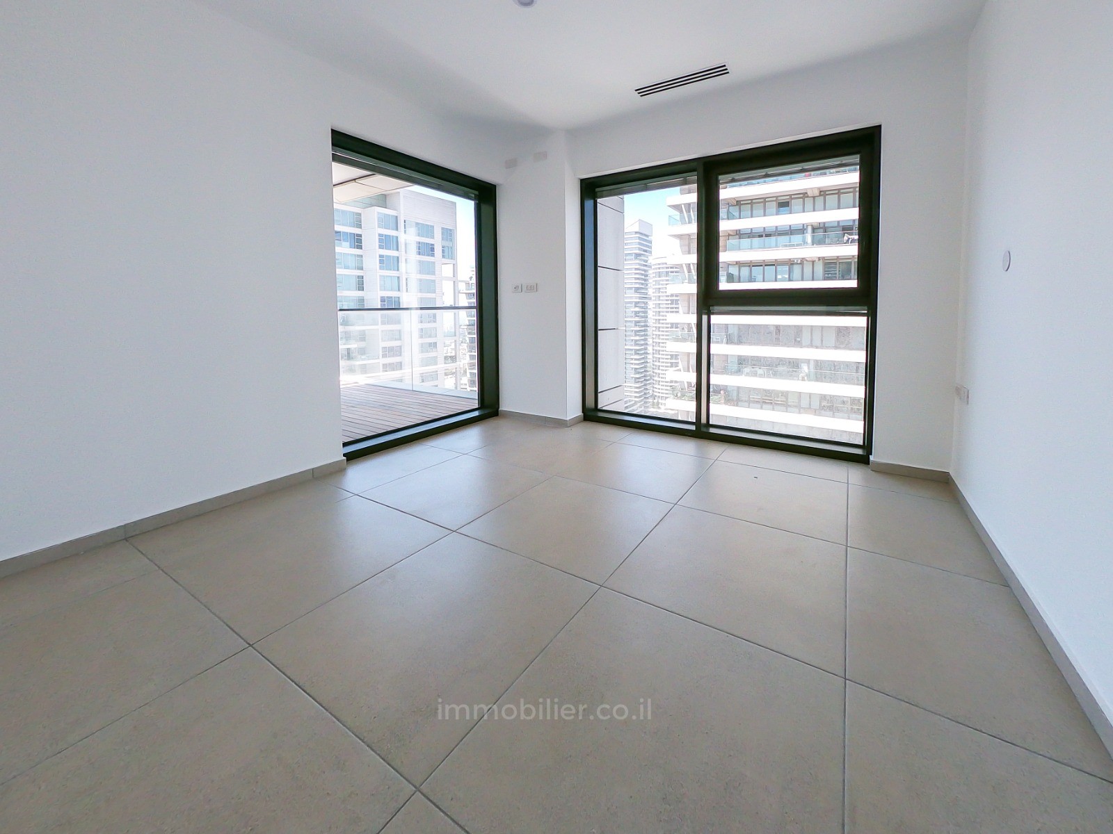 Apartment 5 rooms Tel Aviv Park Tzameret 457-IBL-1111