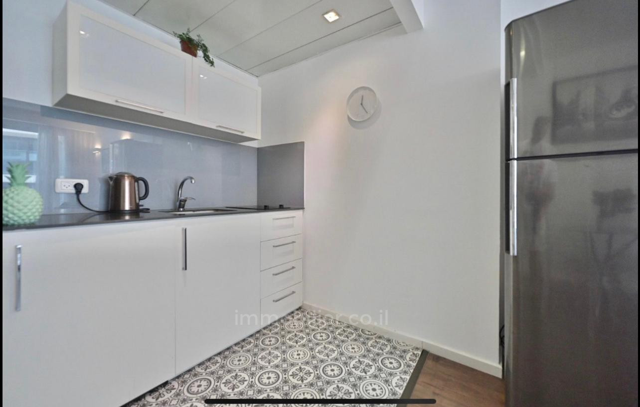 Appartement 2 pièces  Tel Aviv 1ere ligne mer 457-IBL-1159